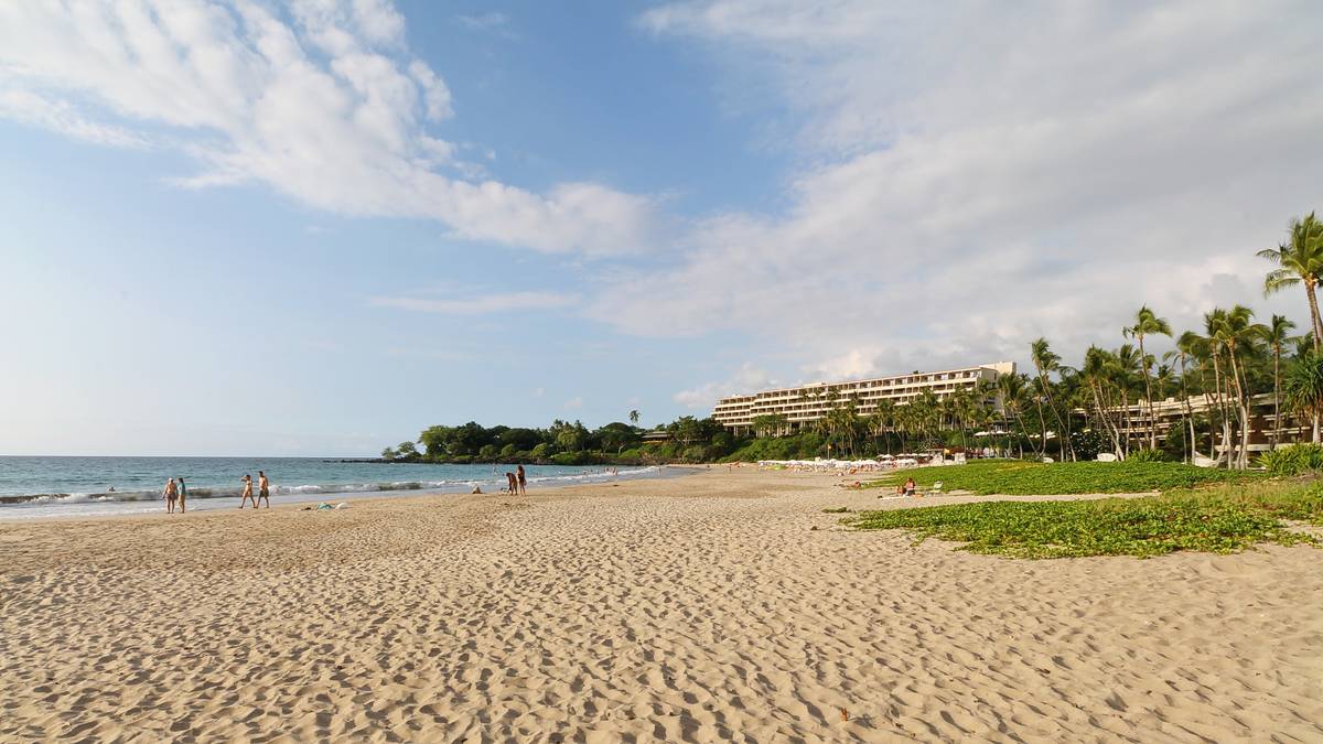 Kaunaʻoa (Mauna Kea) Beach, HI view 1